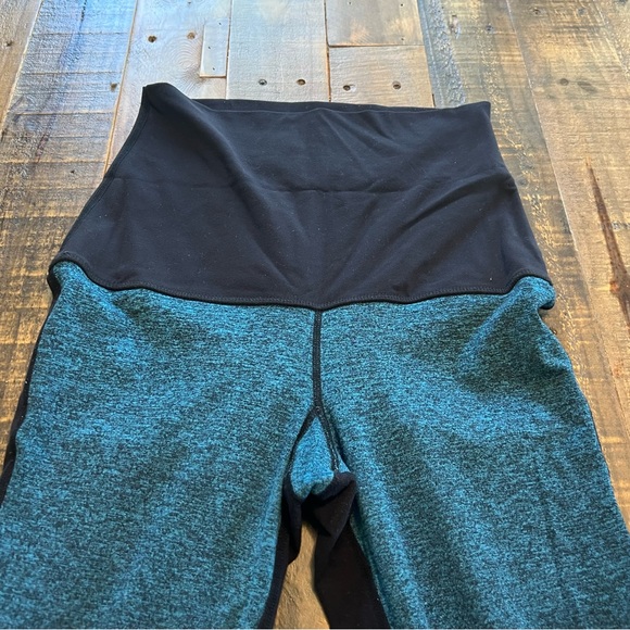 Pure Barre Gemini tights size small - Picture 3 of 8